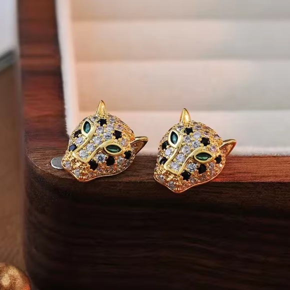 Gold Panther Stud Earrings - Picture 3 of 6